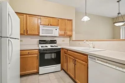 3 4 Seasons Court, Elmhurst, IL 60126 - Photo 9