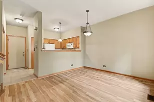 3 4 Season's Ct, Elmhurst, IL 60126 - Photo 7