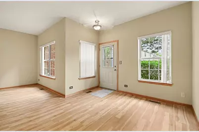 3 4 Seasons Court, Elmhurst, IL 60126 - Photo 3