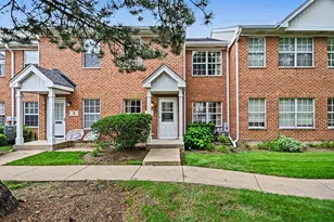 3 4 Season's Ct, Elmhurst, IL 60126 - Photo 1