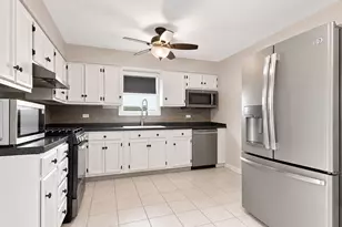 534 Whitney Ave, Winthrop Harbor, IL 60096 - Photo 7