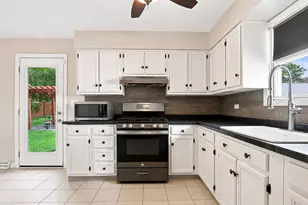 534 Whitney Ave, Winthrop Harbor, IL 60096 - Photo 9
