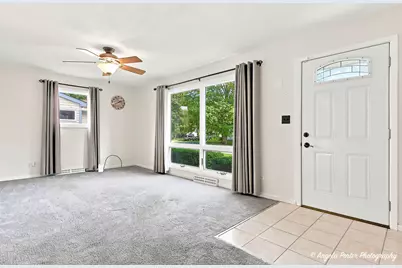 534 Whitney Avenue, Winthrop Harbor, IL 60096 - Photo 3