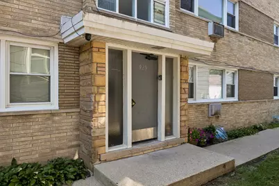 929 S Oak Park Avenue #3NE, Oak Park, IL 60304 - Photo 3