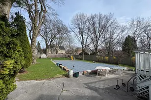 933 Harms Rd, Glenview, IL 60025 - Photo 5