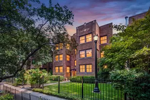 4421 N Beacon St, Chicago, IL 60640 - Photo 1