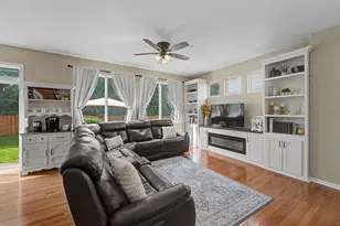 307 S Cornerstone Dr, Volo, IL 60020 - Photo 5