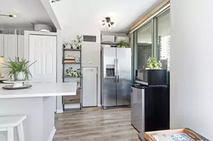 111 W Maple St, Chicago, IL 60610 - Photo 13