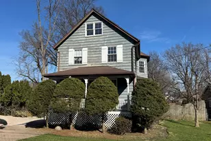 933 Harms Rd, Glenview, IL 60025 - Photo 1