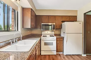 9555 SW Hwy, Oak Lawn, IL 60453 - Photo 7