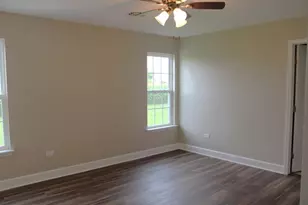 518 Carriage Ct, Dwight, IL 60420 - Photo 5