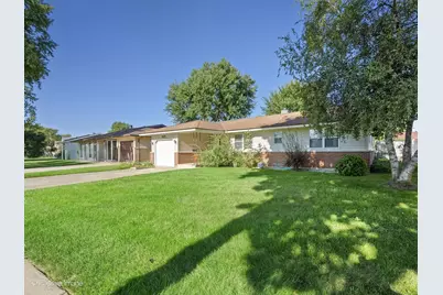 6 Ridgewood Road, Elk Grove Village, IL 60007 - Photo 1