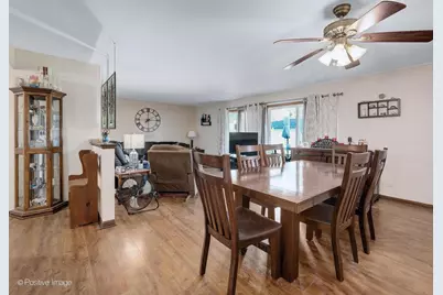 6 Ridgewood Road, Elk Grove Village, IL 60007 - Photo 5