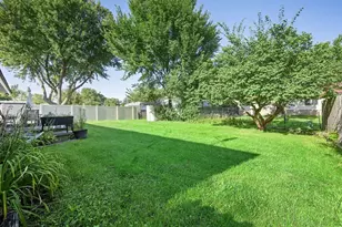 6 Ridgewood Rd, Elk Grove Village, IL 60007 - Photo 19