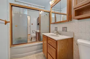 1086 Hickory Ln, Elk Grove Village, IL 60007 - Photo 15