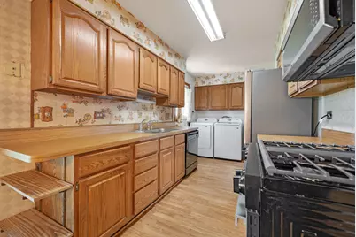 1086 Hickory Lane, Elk Grove Village, IL 60007 - Photo 9