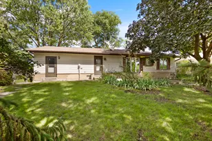 1086 Hickory Ln, Elk Grove Village, IL 60007 - Photo 19