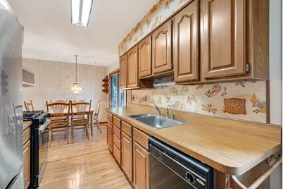 1086 Hickory Lane, Elk Grove Village, IL 60007 - Photo 11