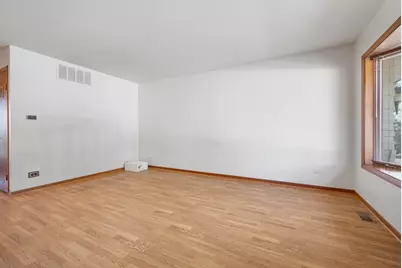 1086 Hickory Lane, Elk Grove Village, IL 60007 - Photo 3
