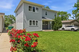 290 E Norman Ln, Wheeling, IL 60090 - Photo 1