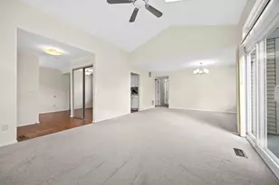 460 Mayflower Ln, Bartlett, IL 60103 - Photo 13