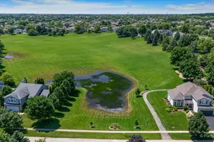 1173 Moonstone Run, Lake in the Hills, IL 60156 - Photo 51