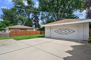 8211 Mango Ave, Morton Grove, IL 60053 - Photo 17