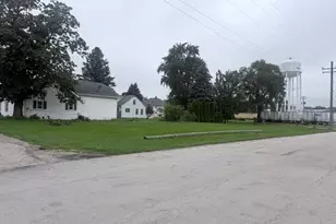 304 Washington St, Peotone, IL 60468 - Photo 1
