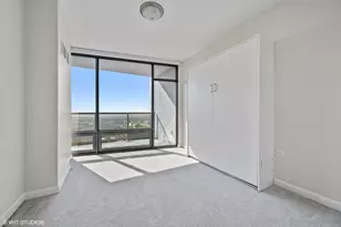 100 E 14th St, Chicago, IL 60605 - Photo 11