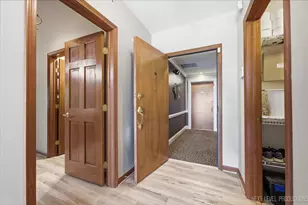100 N River Ln, Geneva, IL 60134 - Photo 3