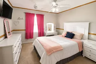 705 E Edgelawn Dr, Plano, IL 60545 - Photo 15