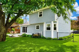 705 E Edgelawn Dr, Plano, IL 60545 - Photo 25