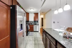 6400 N Ridge Blvd, Chicago, IL 60626 - Photo 9