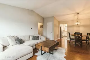 104 E Winchester Rd, Libertyville, IL 60048 - Photo 3