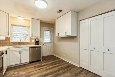 104 E Winchester Road #F, Libertyville, IL 60048 - Photo 9