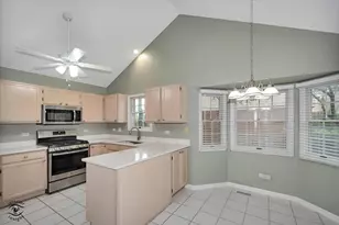 8641 Pearson Dr, Darien, IL 60561 - Photo 9