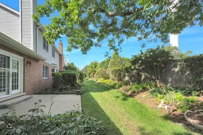 8641 Pearson Drive, Darien, IL 60561 - Photo 29