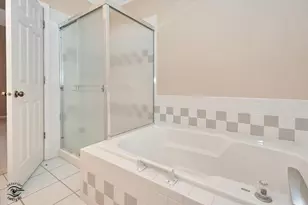 8641 Pearson Dr, Darien, IL 60561 - Photo 15