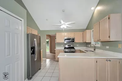 8641 Pearson Drive, Darien, IL 60561 - Photo 11