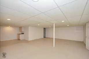 8641 Pearson Dr, Darien, IL 60561 - Photo 25