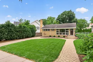 392 Windsor Ave, Glen Ellyn, IL 60137 - Photo 3