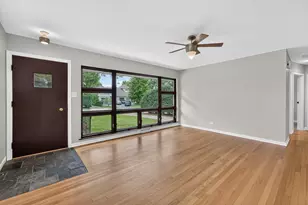 392 Windsor Ave, Glen Ellyn, IL 60137 - Photo 5