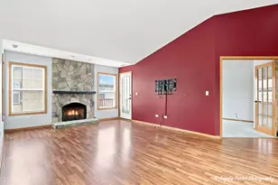 624 Kresswood Dr, McHenry, IL 60050 - Photo 11