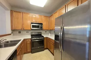 2460 Georgetown Cir, Aurora, IL 60503 - Photo 7