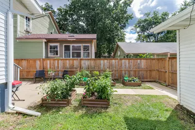 609 E Market Street, Bloomington, IL 61701 - Photo 29