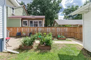 609 E Market St, Bloomington, IL 61701 - Photo 29