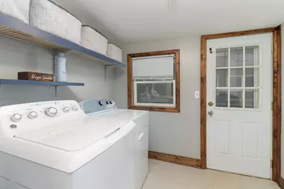 609 E Market Street, Bloomington, IL 61701 - Photo 9