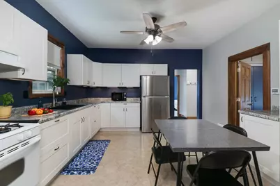 609 E Market Street, Bloomington, IL 61701 - Photo 5