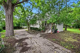 1428 N Cedar Lake Rd, Round Lake Beach, IL 60073 - Photo 1