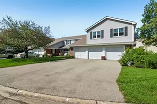 45 Willow Cir, Cary, IL 60013 - Photo 3